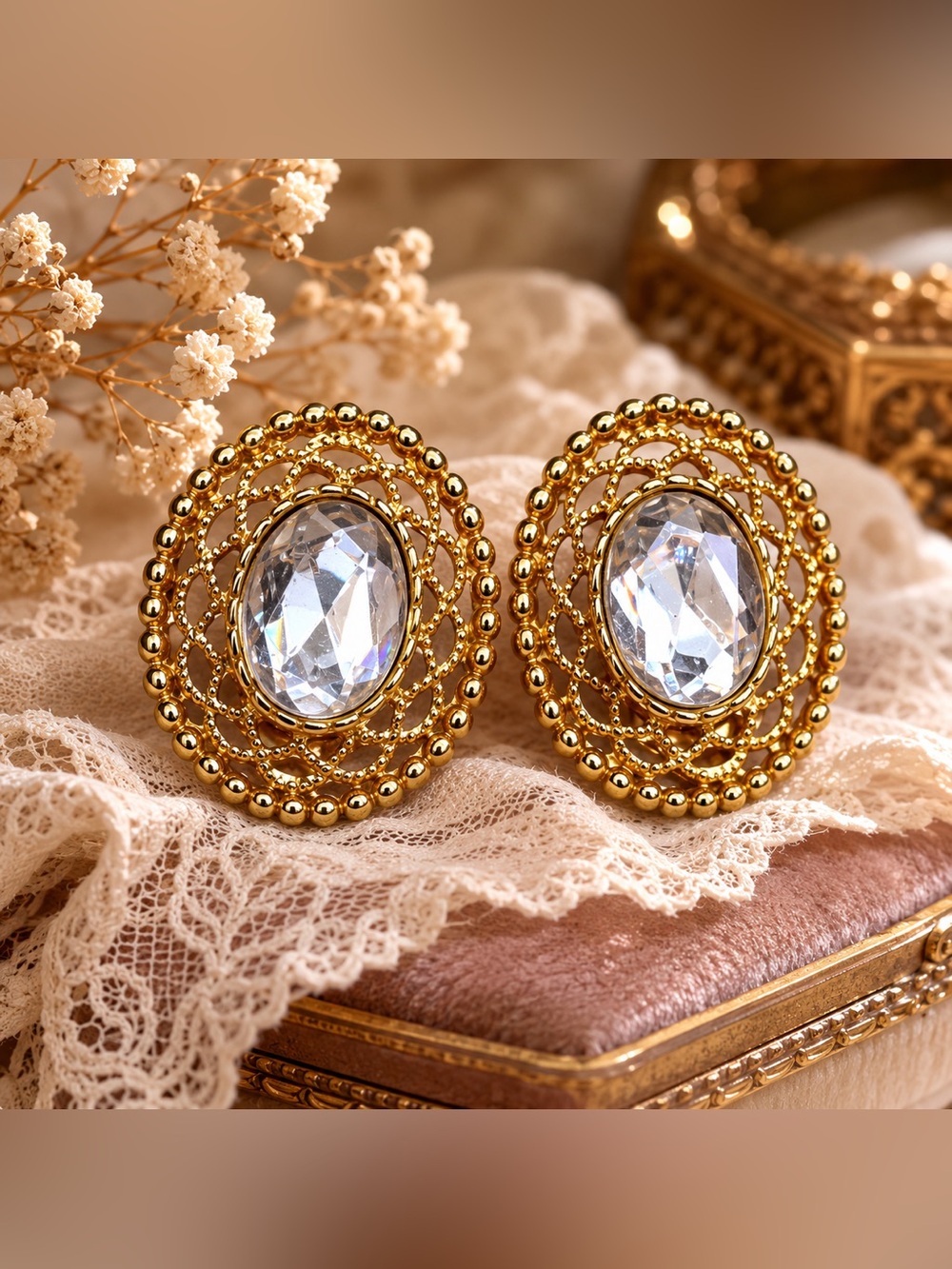Sarah Coventry Vintage Gold Tone & Rhinestone Oval Glam Luxe Clip Earrings